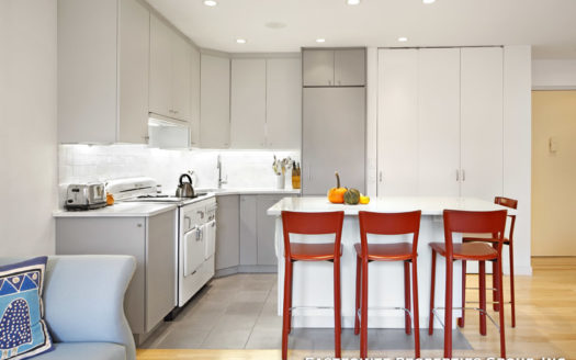 445 West 19th Street, Residence 4G