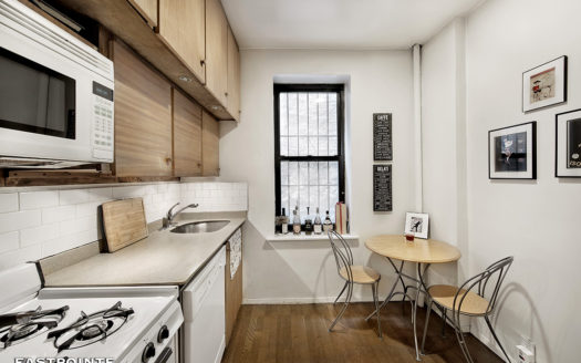 334 West 22nd Street, Residence 4