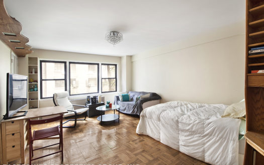 55 East 9th Street, Residence 5R