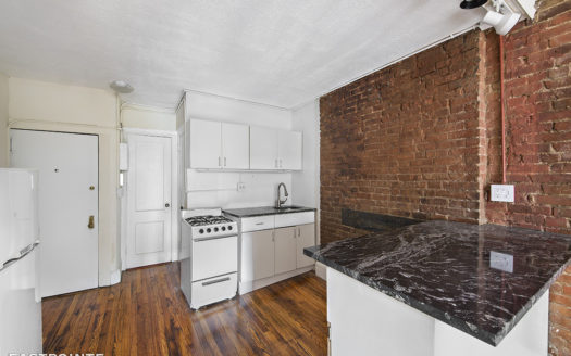 88 Horatio Street, Residence 5D