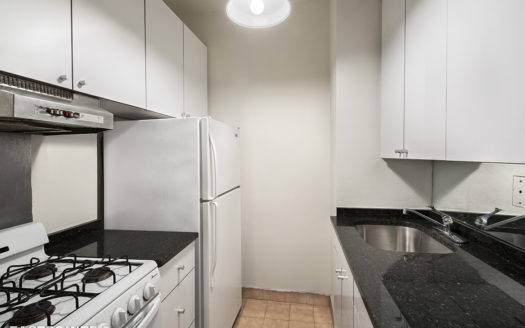 58 West 58th Street, Residence 14D