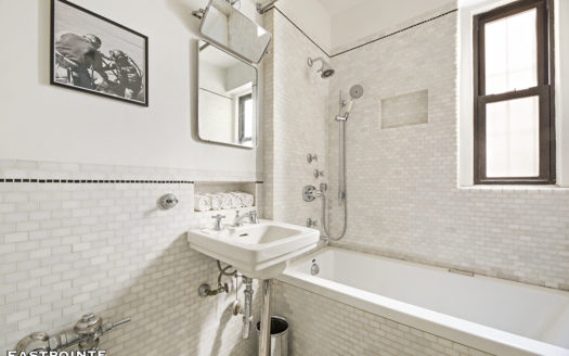 166 West 22nd Street, Residence 1G