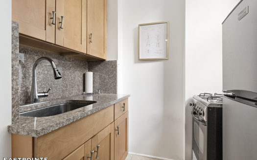 327 West 18th Street, Residence 3R