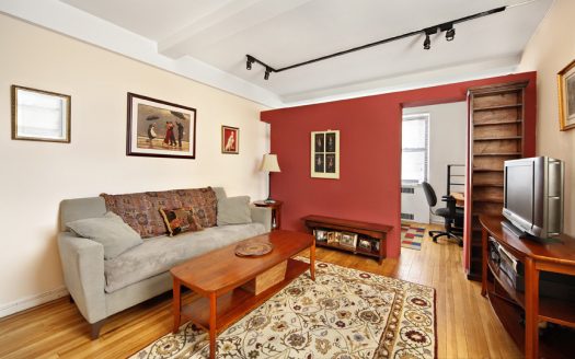 200 West 20th Street, Residence 904