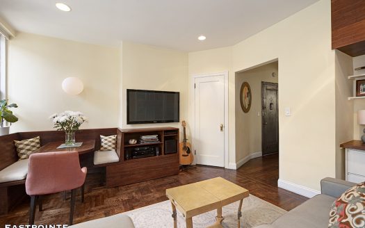 857 Ninth Avenue, Residence 5C