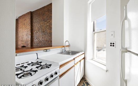 338 West 19th Street, Residence 6C