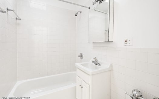 312 West 23rd Street, Residence 4M