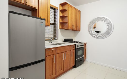 175 Bleecker Street, Residence 7