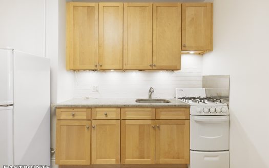 173 Bleecker Street, Residence 7