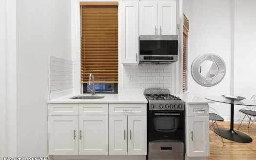 173 Bleecker Street, Residence 1