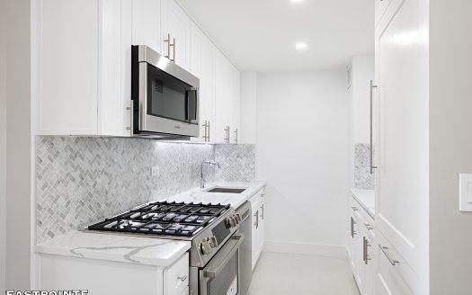 400 Central Park West, Residence 16E