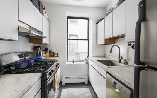 178 East 2nd Street, Residence 4B
