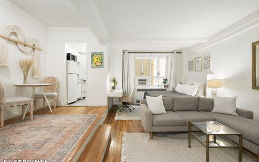 200 West 20th Street, Residence 701
