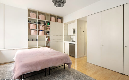 32 Downing Street, Residence 4B