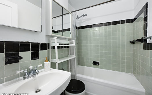 200 West 20th Street, Residence 816